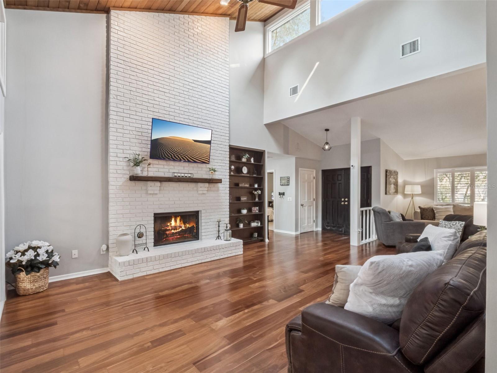 Image 4 of 39 For 394 Woodstead Circle