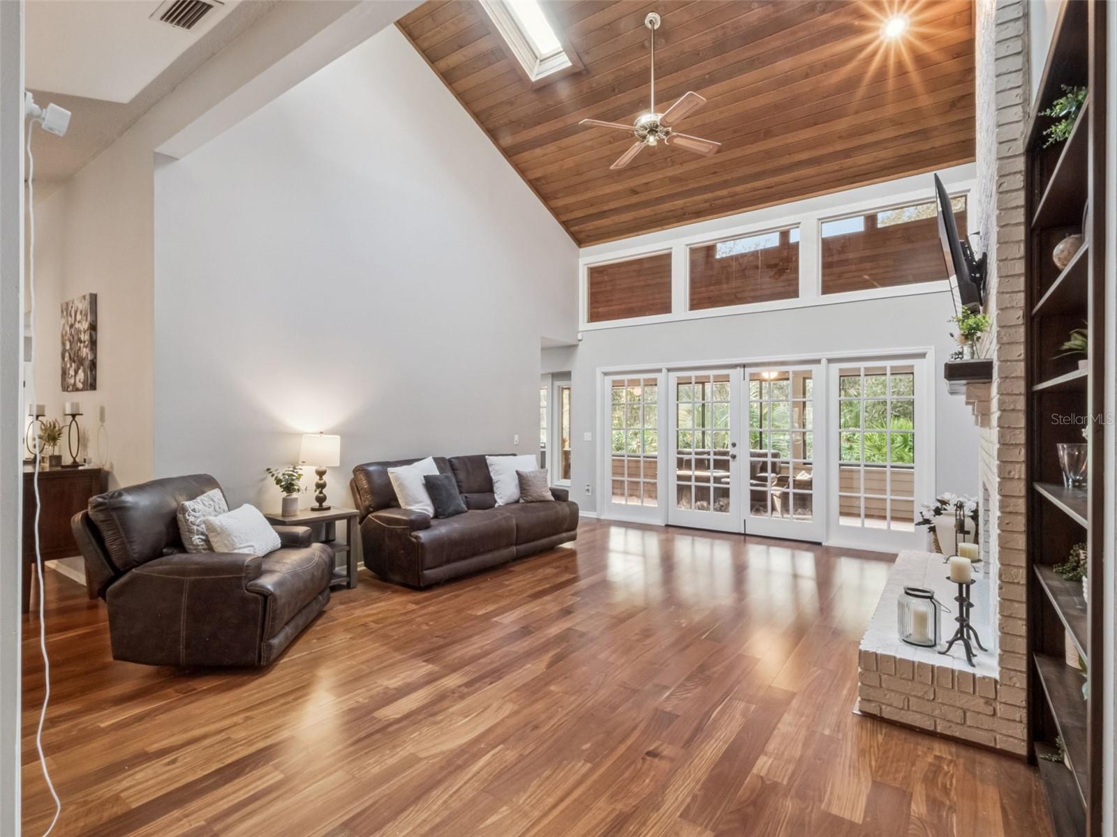 Image 5 of 39 For 394 Woodstead Circle