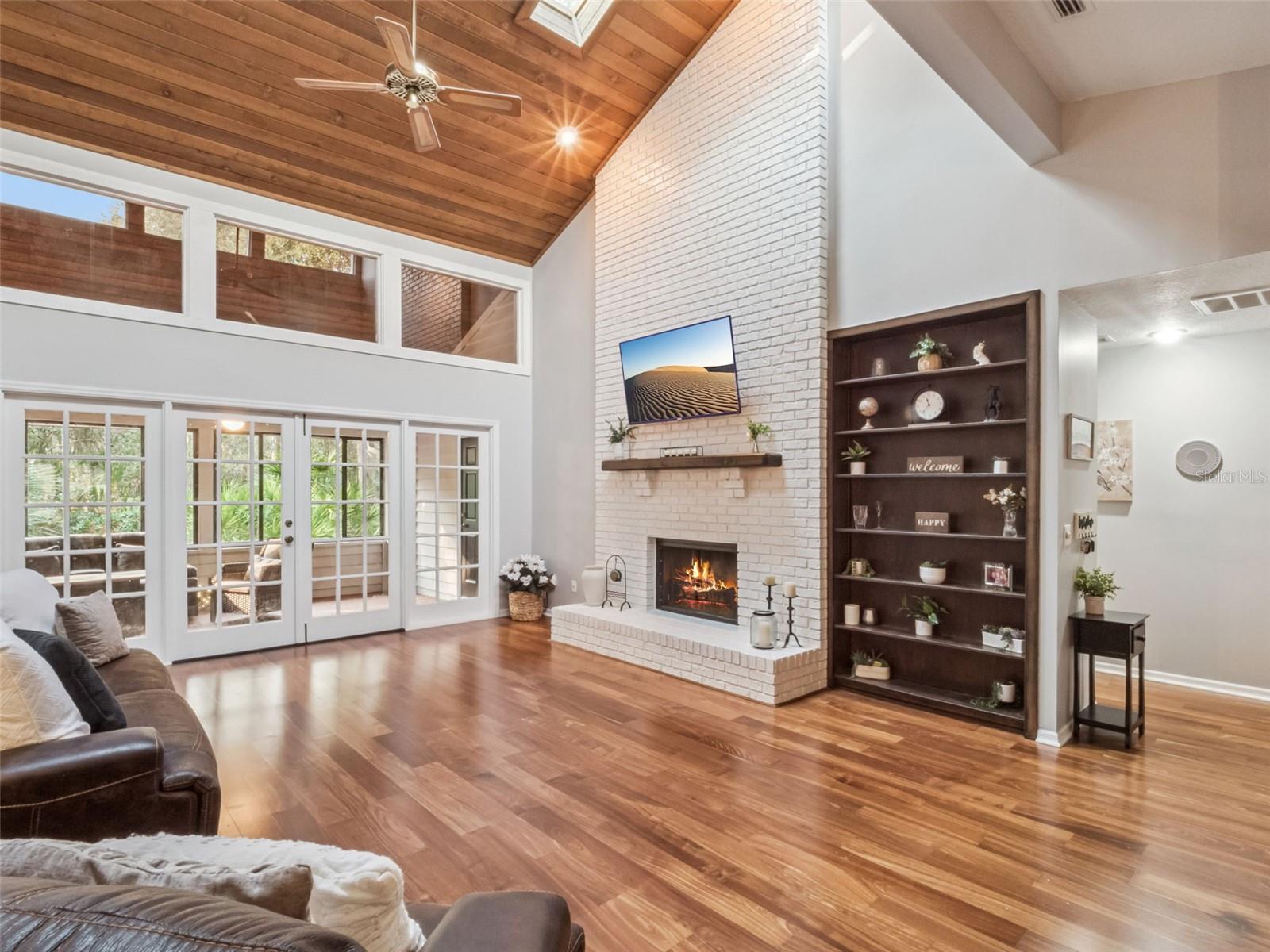 Image 6 of 39 For 394 Woodstead Circle