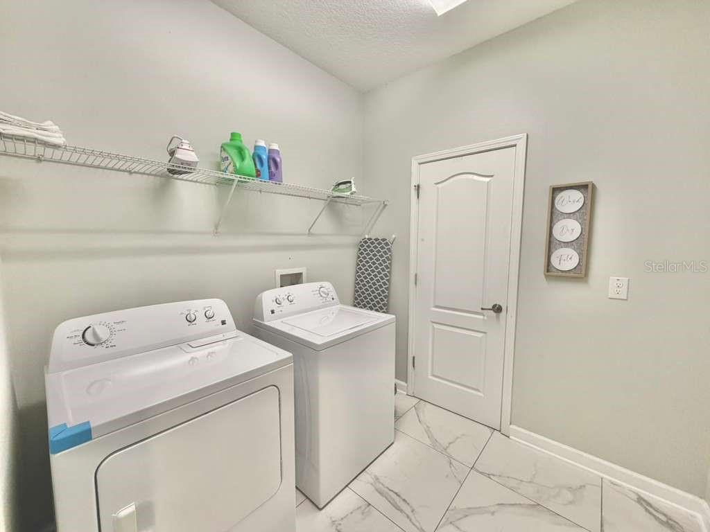 Image 8 of 57 For 8894 Candy Palm Road