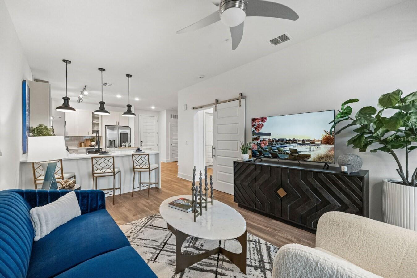 Image 25 of 35 For 6000 Paradiso Grande Boulevard C1