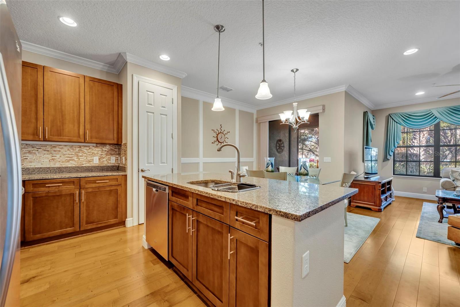 Image 12 of 40 For 1328 Congressional Court