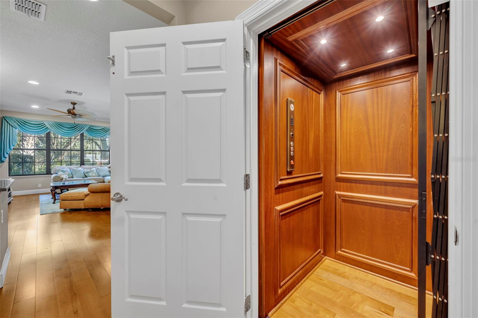 Image 16 of 40 For 1328 Congressional Court