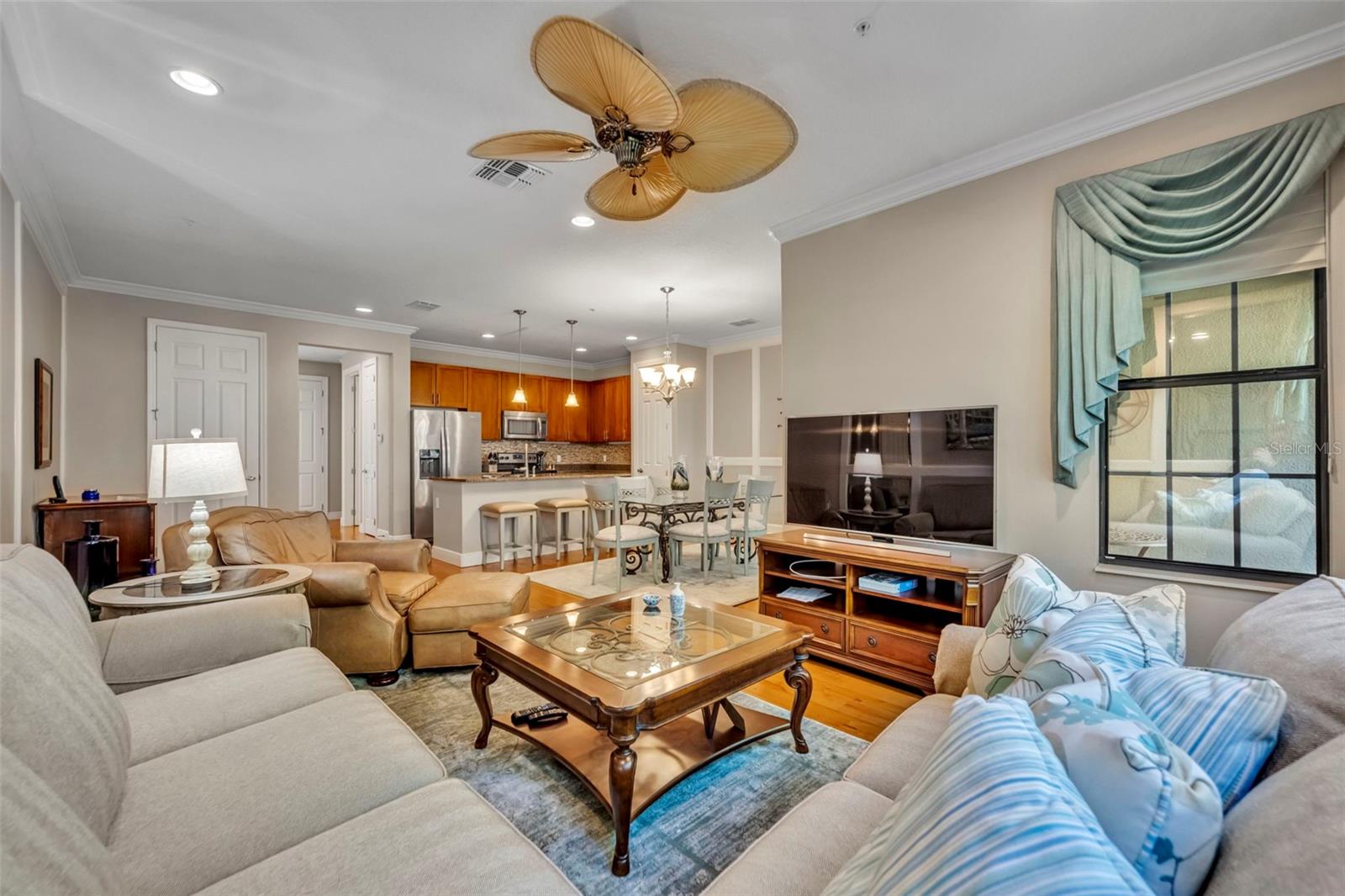 Image 5 of 40 For 1328 Congressional Court