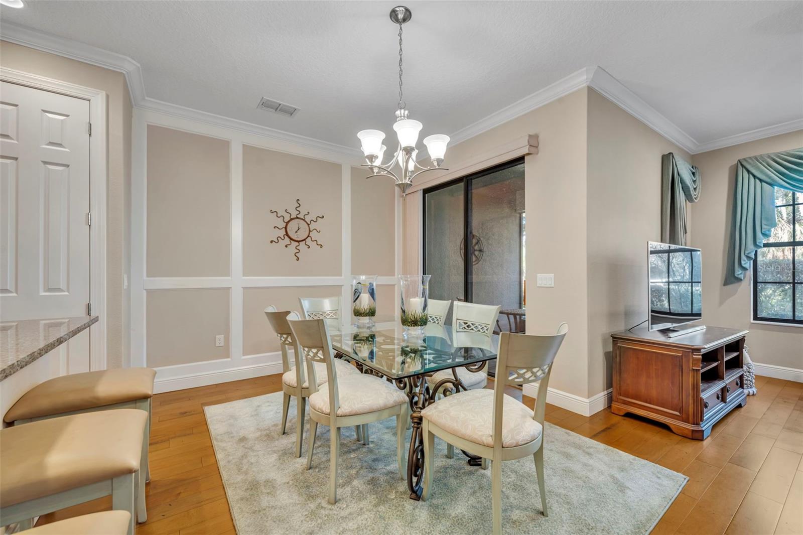 Image 8 of 40 For 1328 Congressional Court