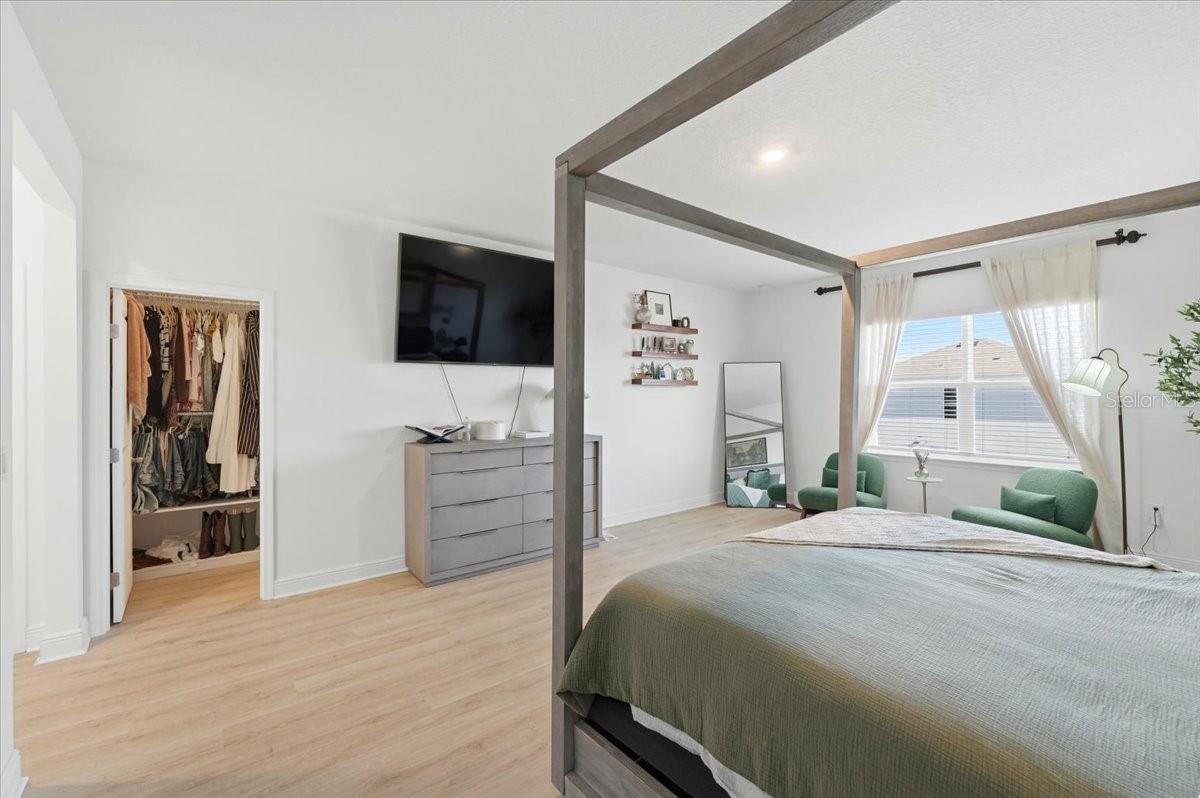 Image 35 of 75 For 2072 Keystone Pass Boulevard