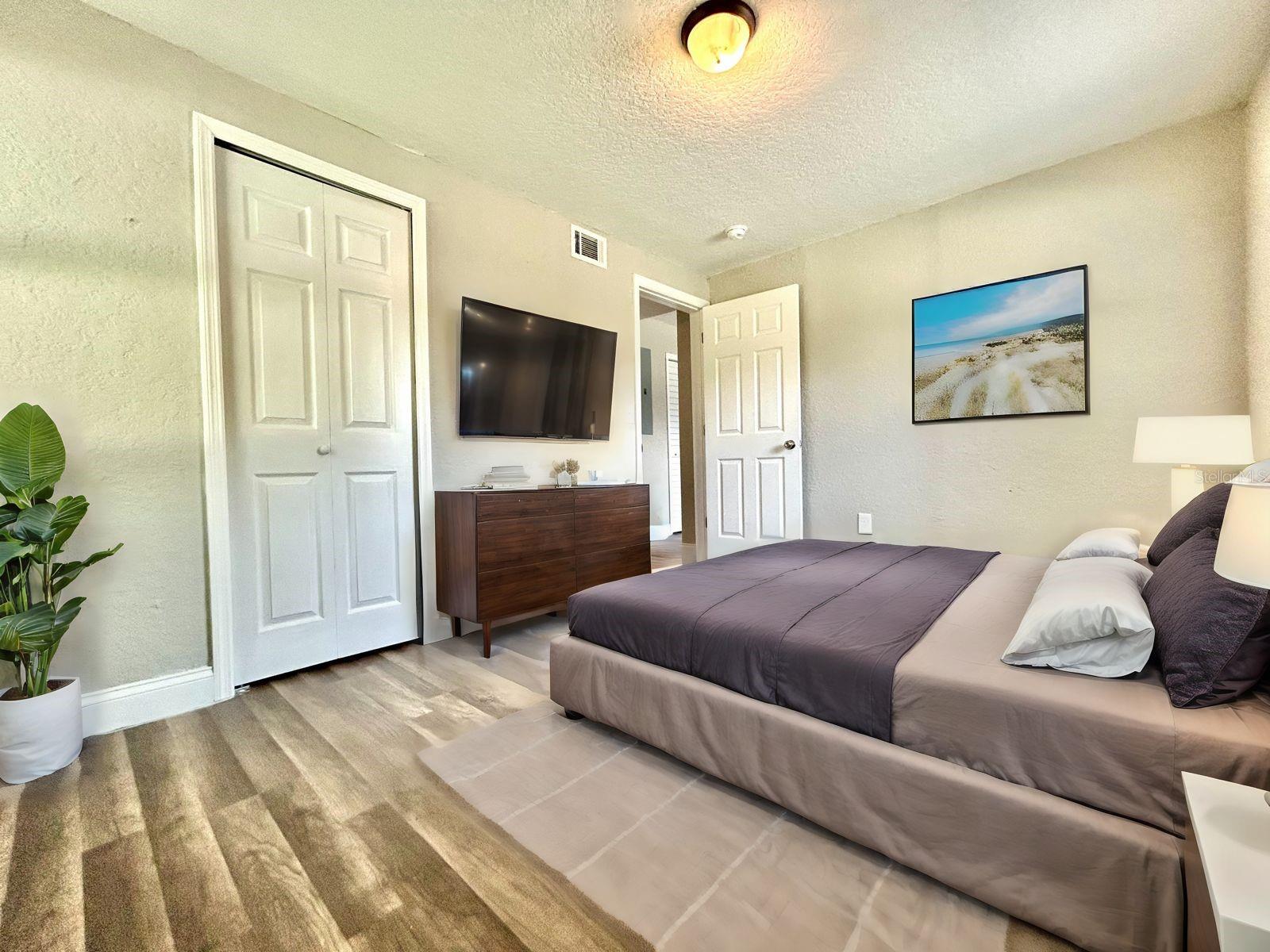 Image 19 of 27 For 418 Charles Street