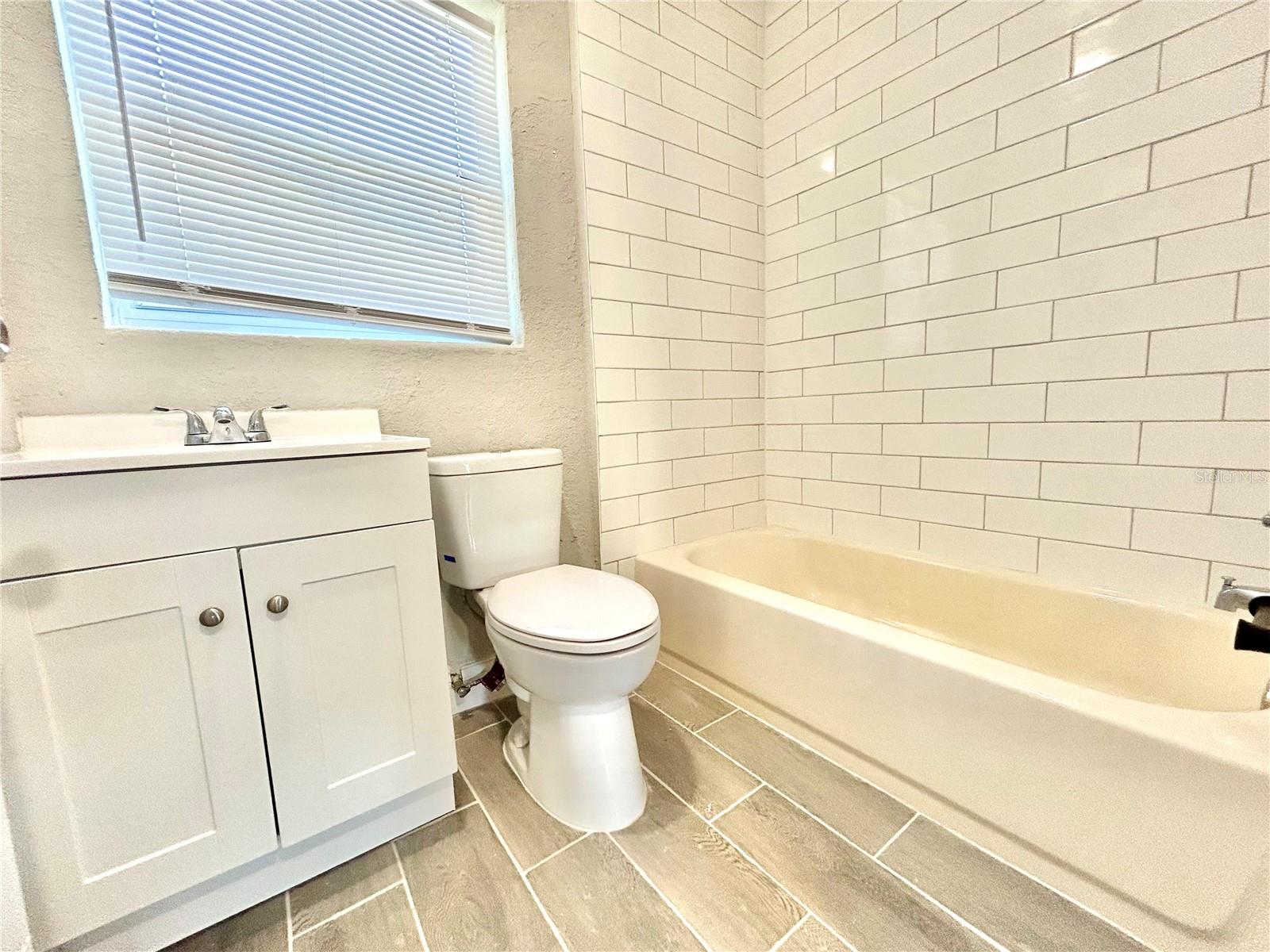 Image 25 of 27 For 418 Charles Street