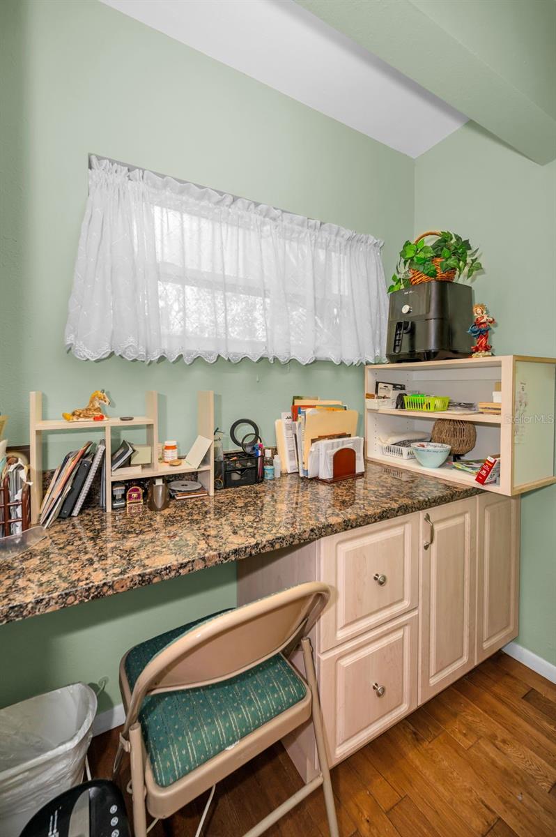 Image 28 of 46 For 250 Rosery Road Nw 218