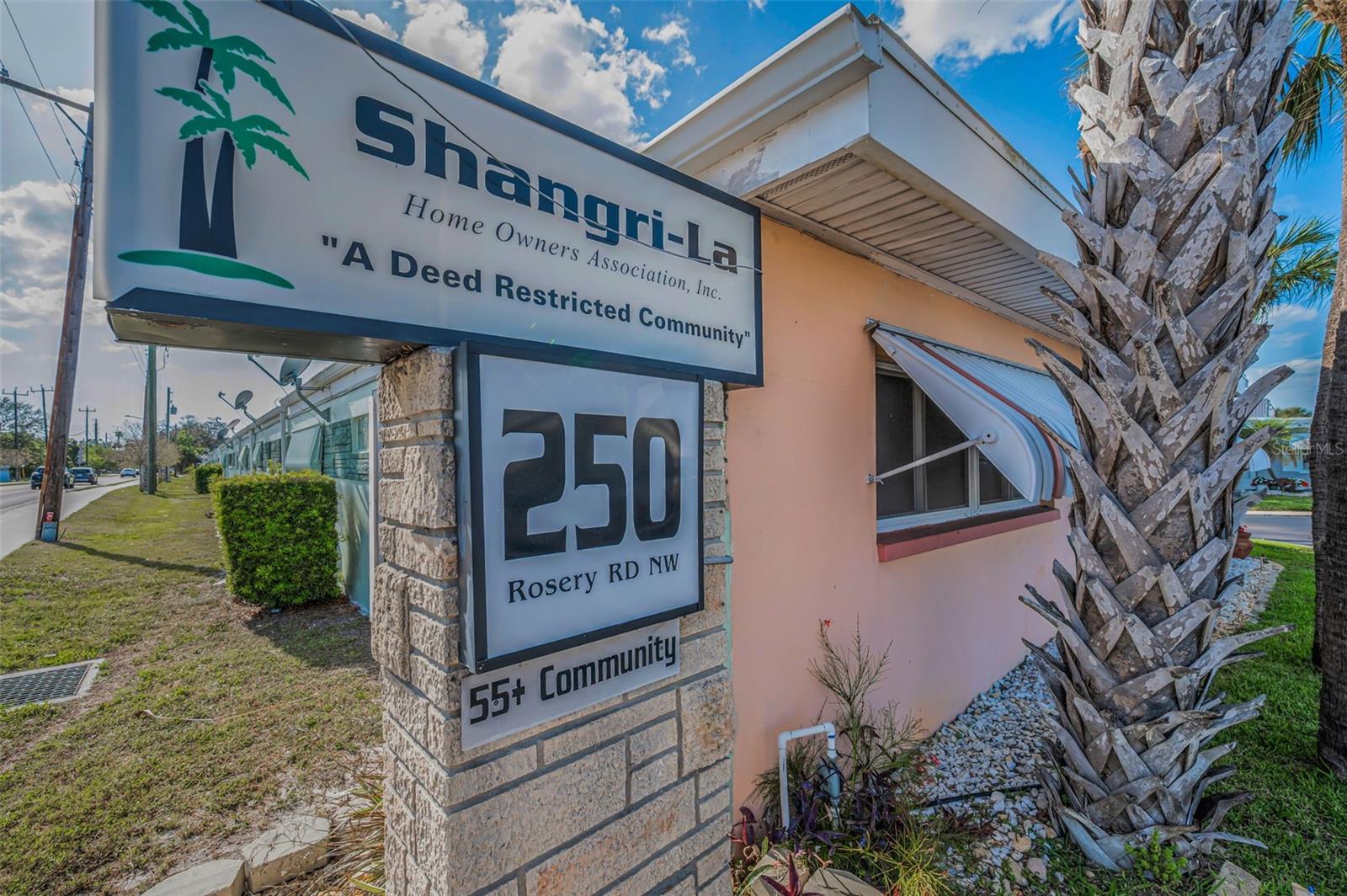 Image 33 of 46 For 250 Rosery Road Nw 218