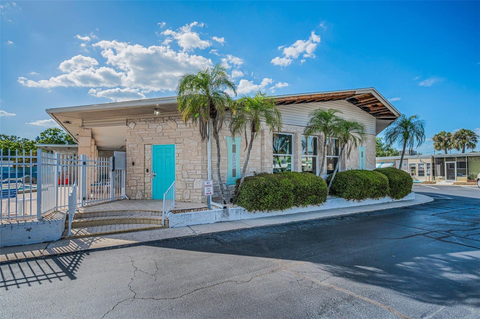 Image 34 of 46 For 250 Rosery Road Nw 218