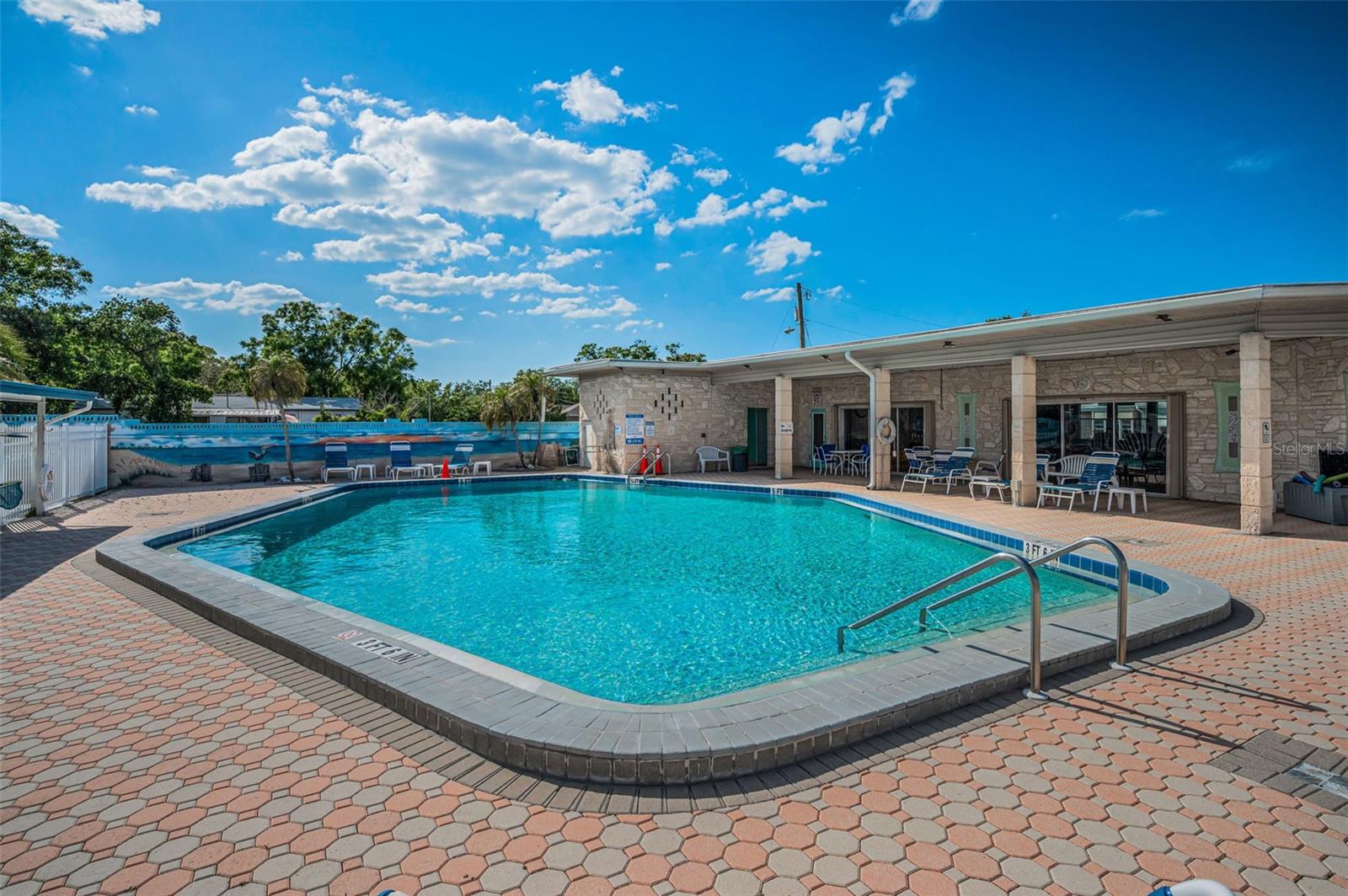 Image 37 of 46 For 250 Rosery Road Nw 218