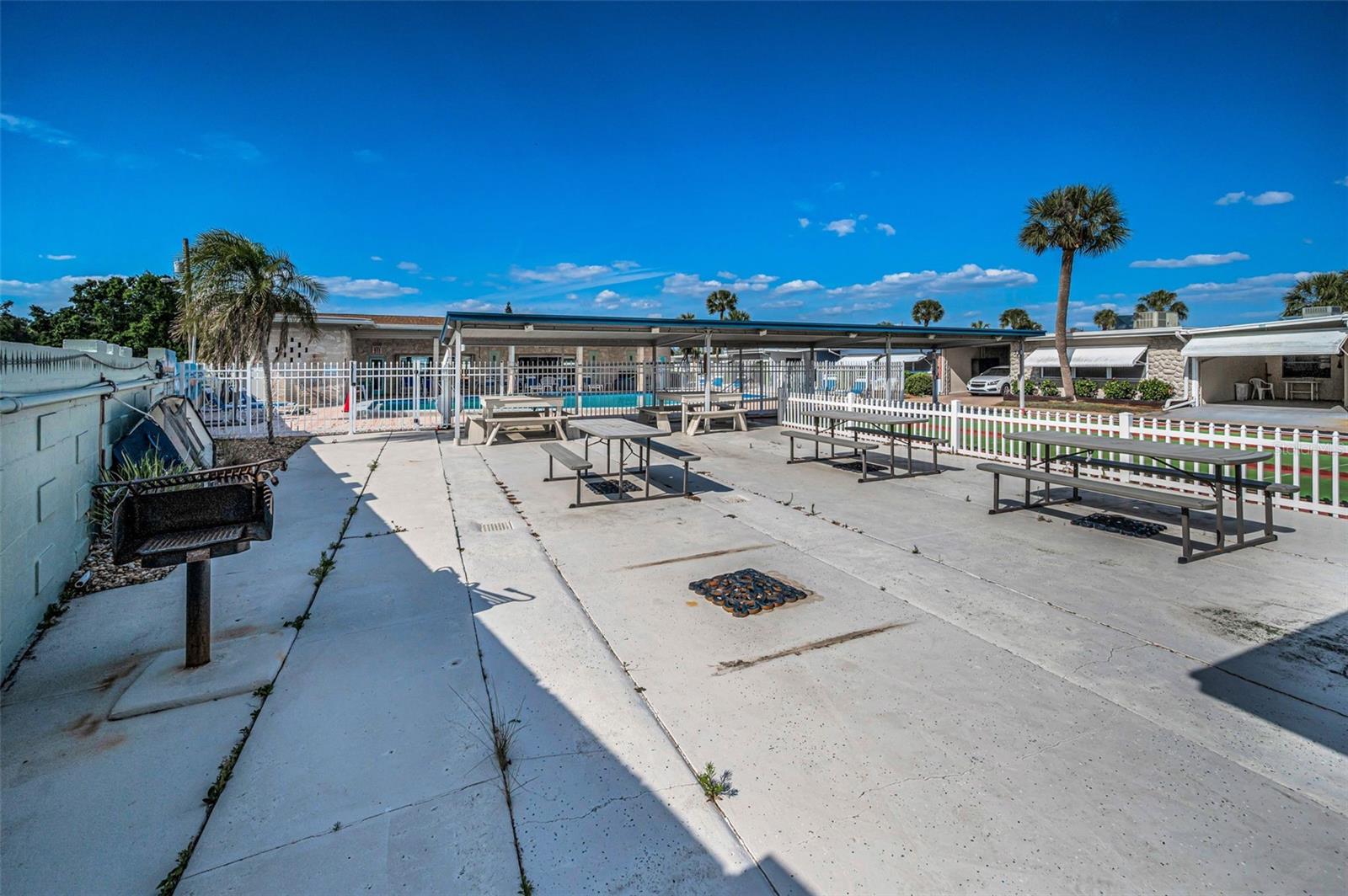 Image 43 of 46 For 250 Rosery Road Nw 218