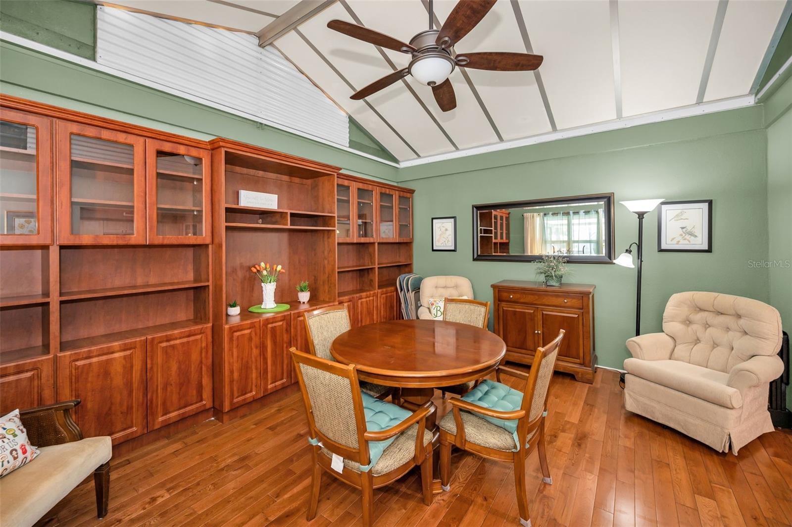 Image 8 of 46 For 250 Rosery Road Nw 218