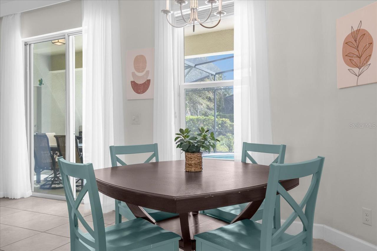 Image 10 of 26 For 4072 Oaktree Drive