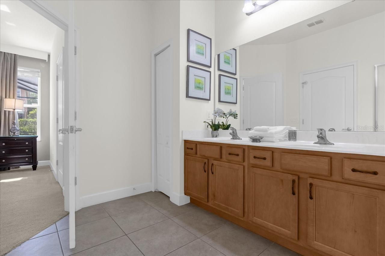 Image 15 of 26 For 4072 Oaktree Drive