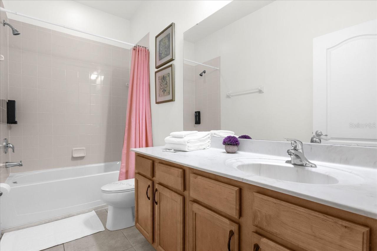 Image 23 of 26 For 4072 Oaktree Drive