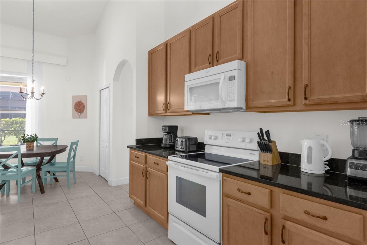 Image 9 of 26 For 4072 Oaktree Drive