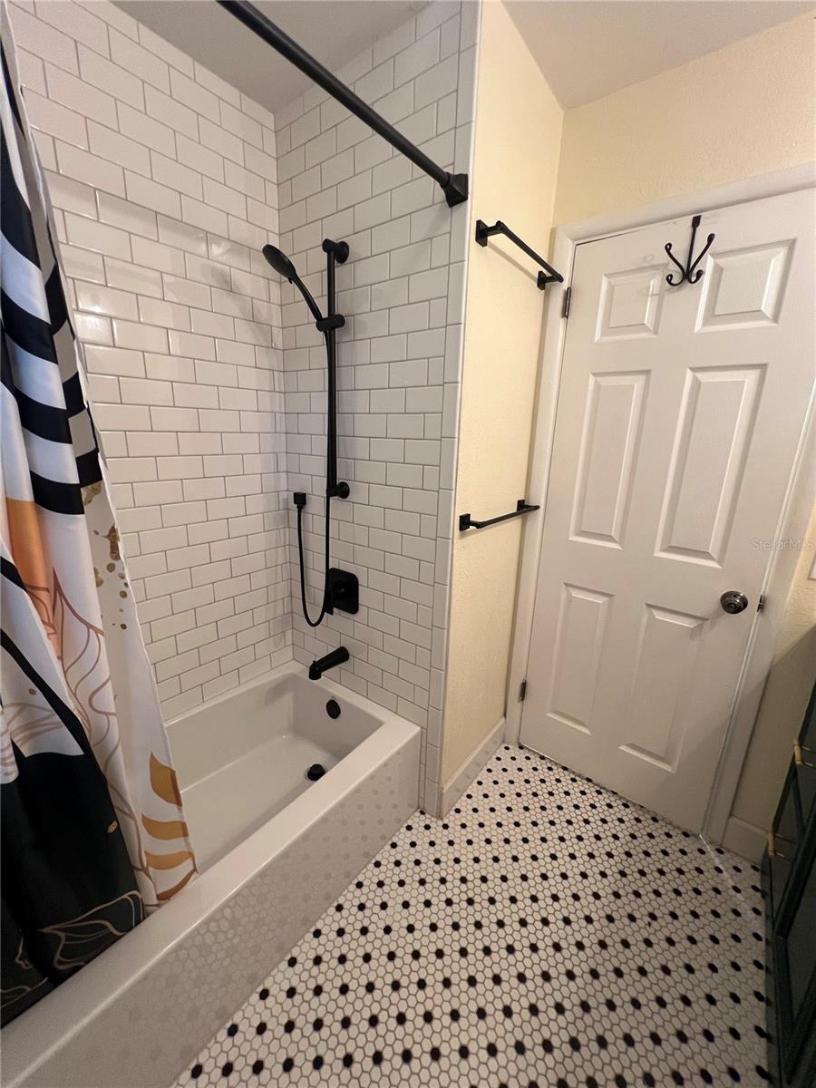 Image 7 of 18 For 2818 Salisbury Boulevard