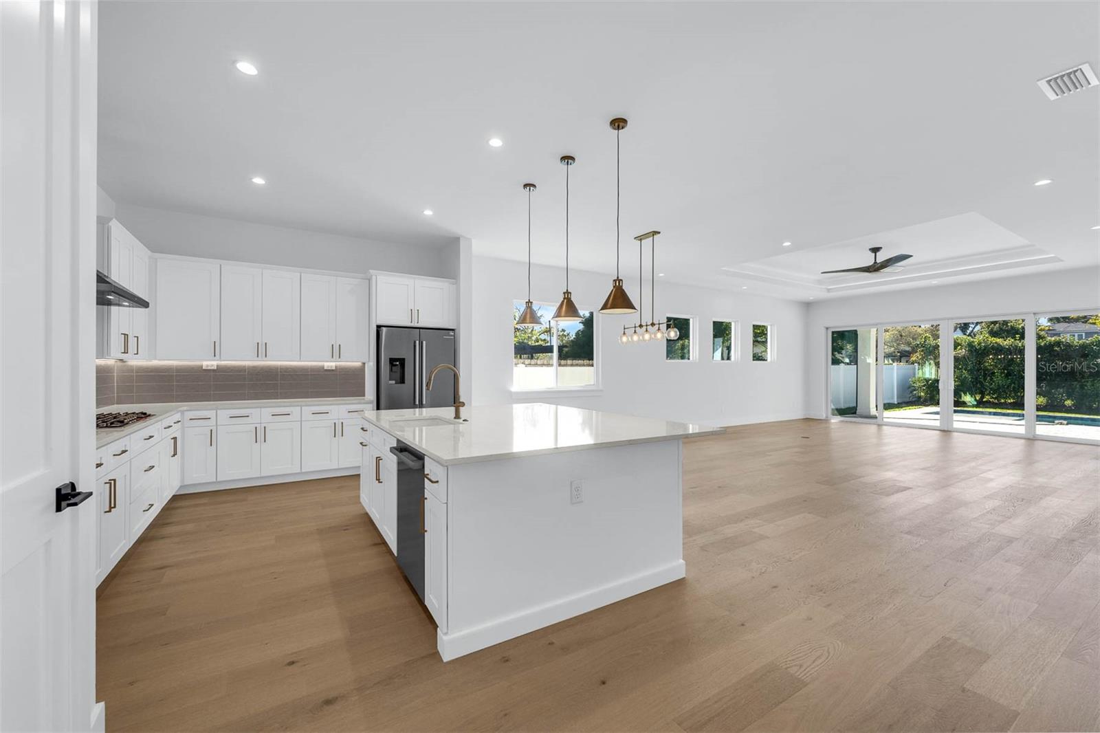 Image 14 of 53 For 1010 Venetian Avenue