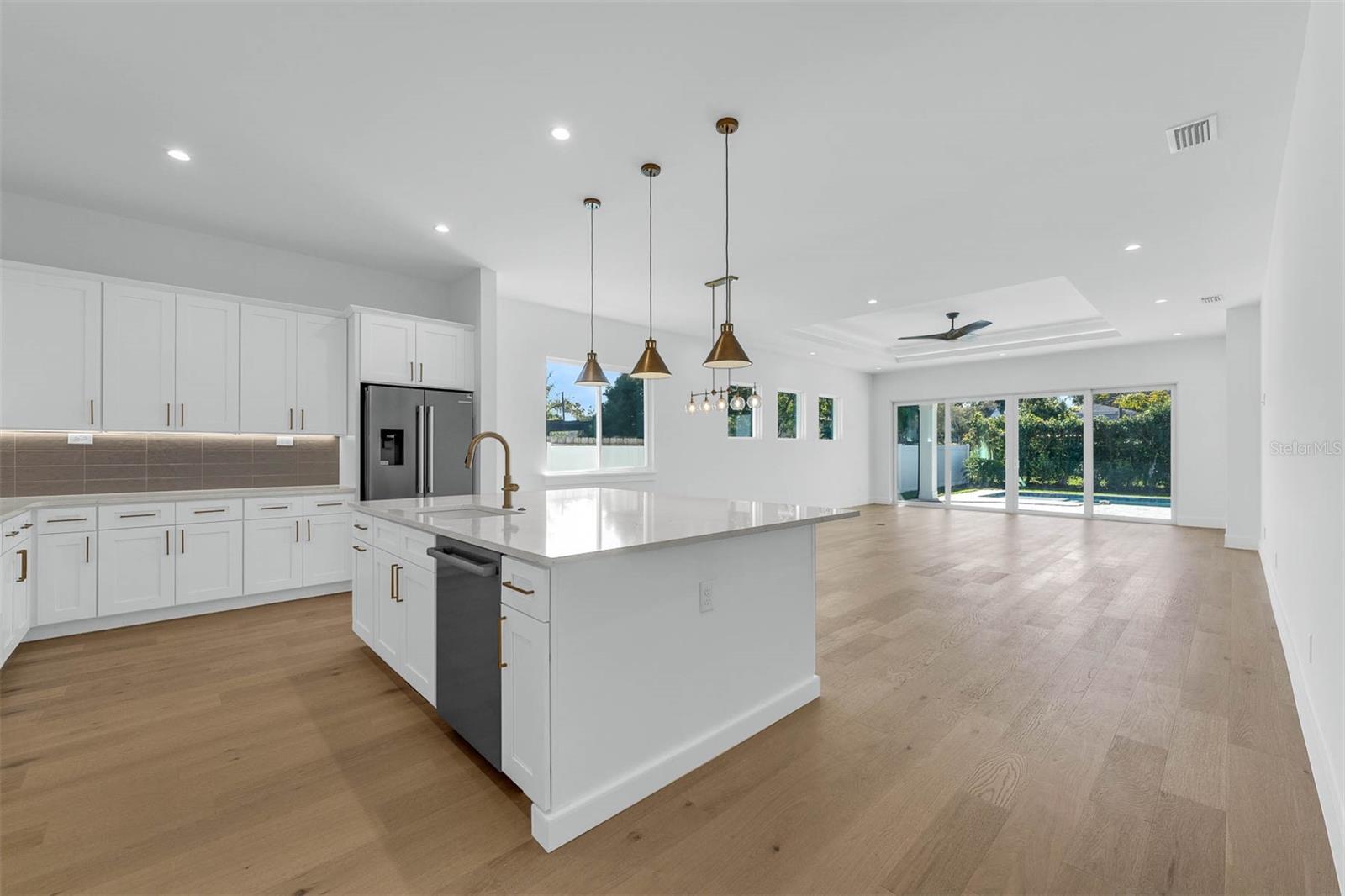 Image 15 of 53 For 1010 Venetian Avenue