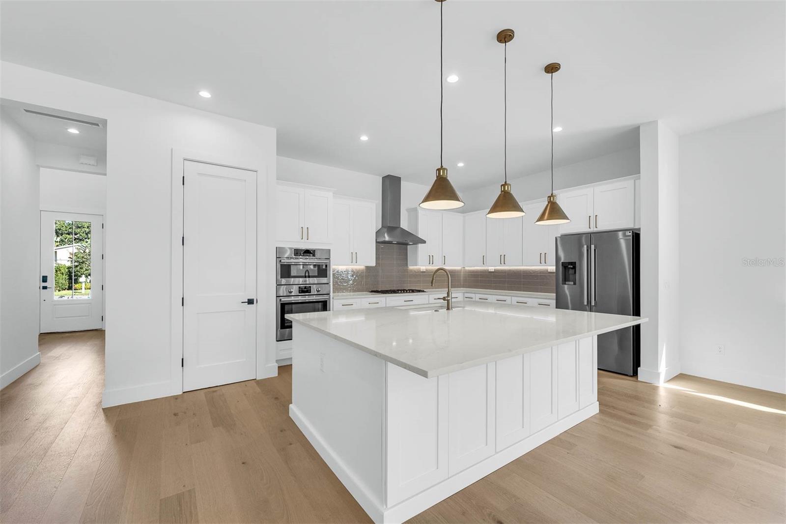 Image 16 of 53 For 1010 Venetian Avenue