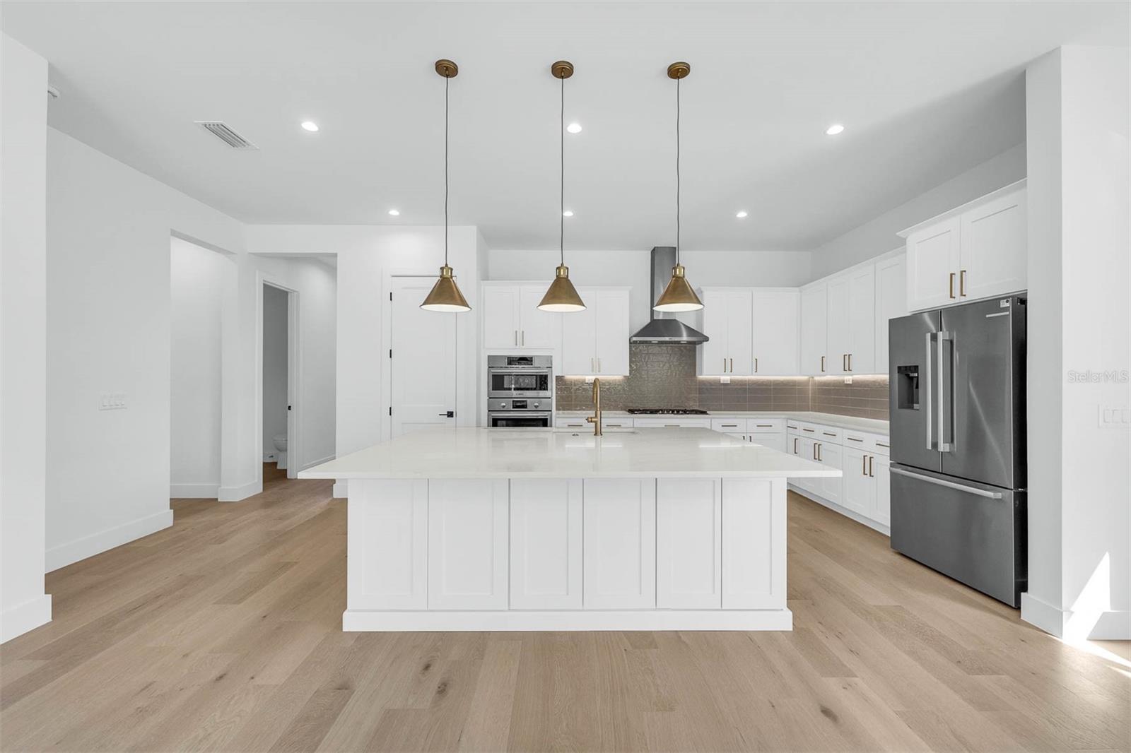 Image 18 of 53 For 1010 Venetian Avenue