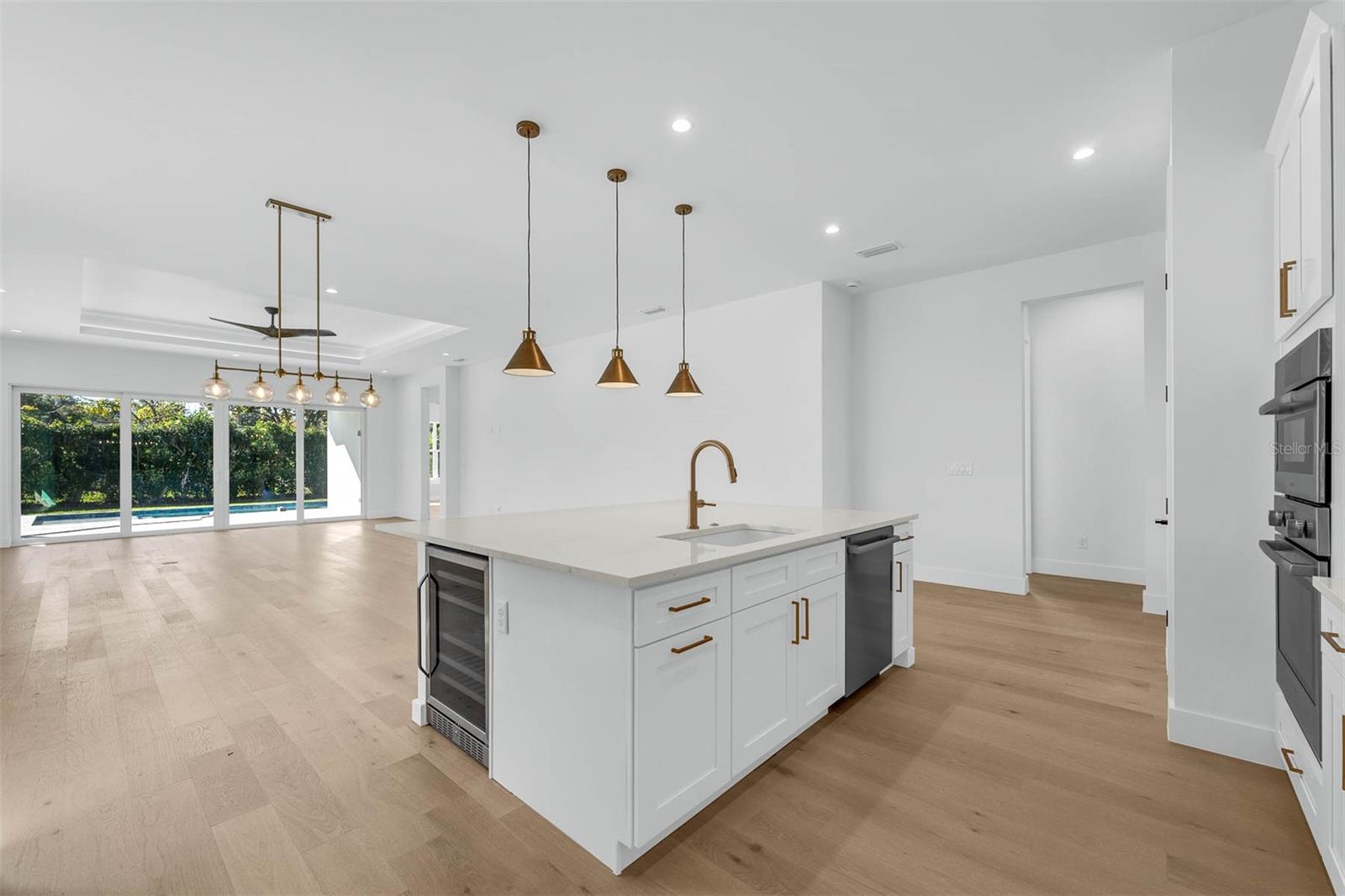 Image 19 of 53 For 1010 Venetian Avenue