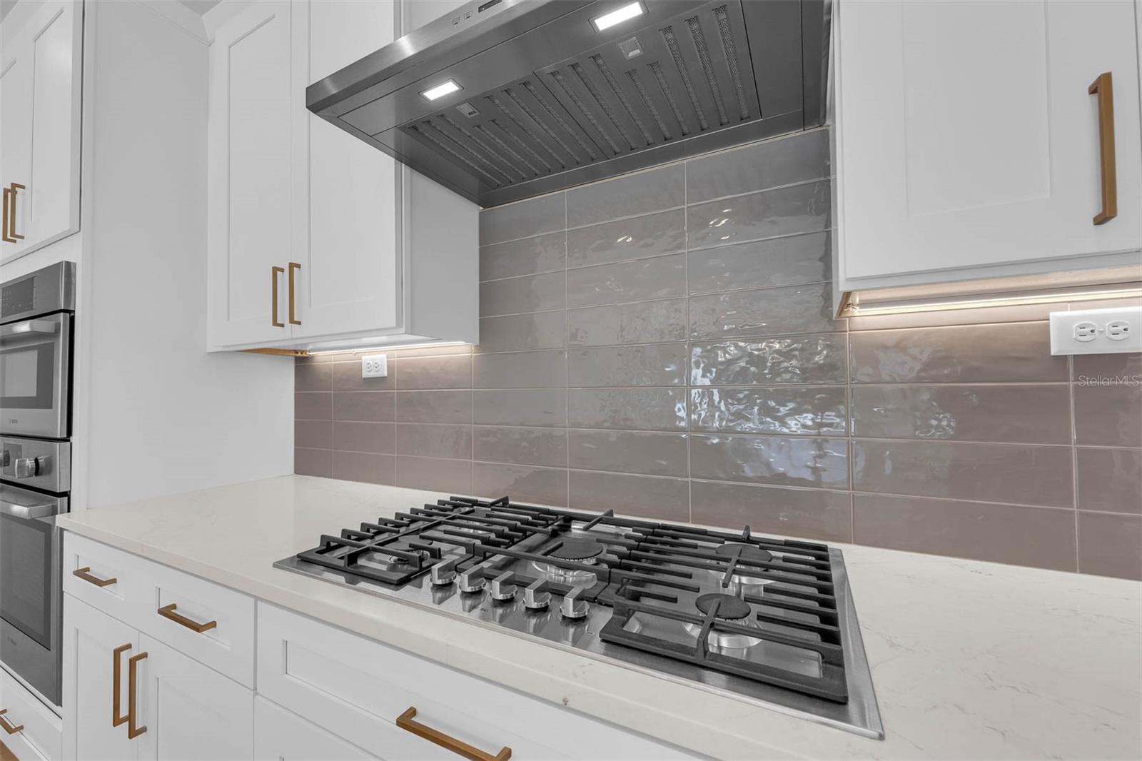 Image 20 of 53 For 1010 Venetian Avenue