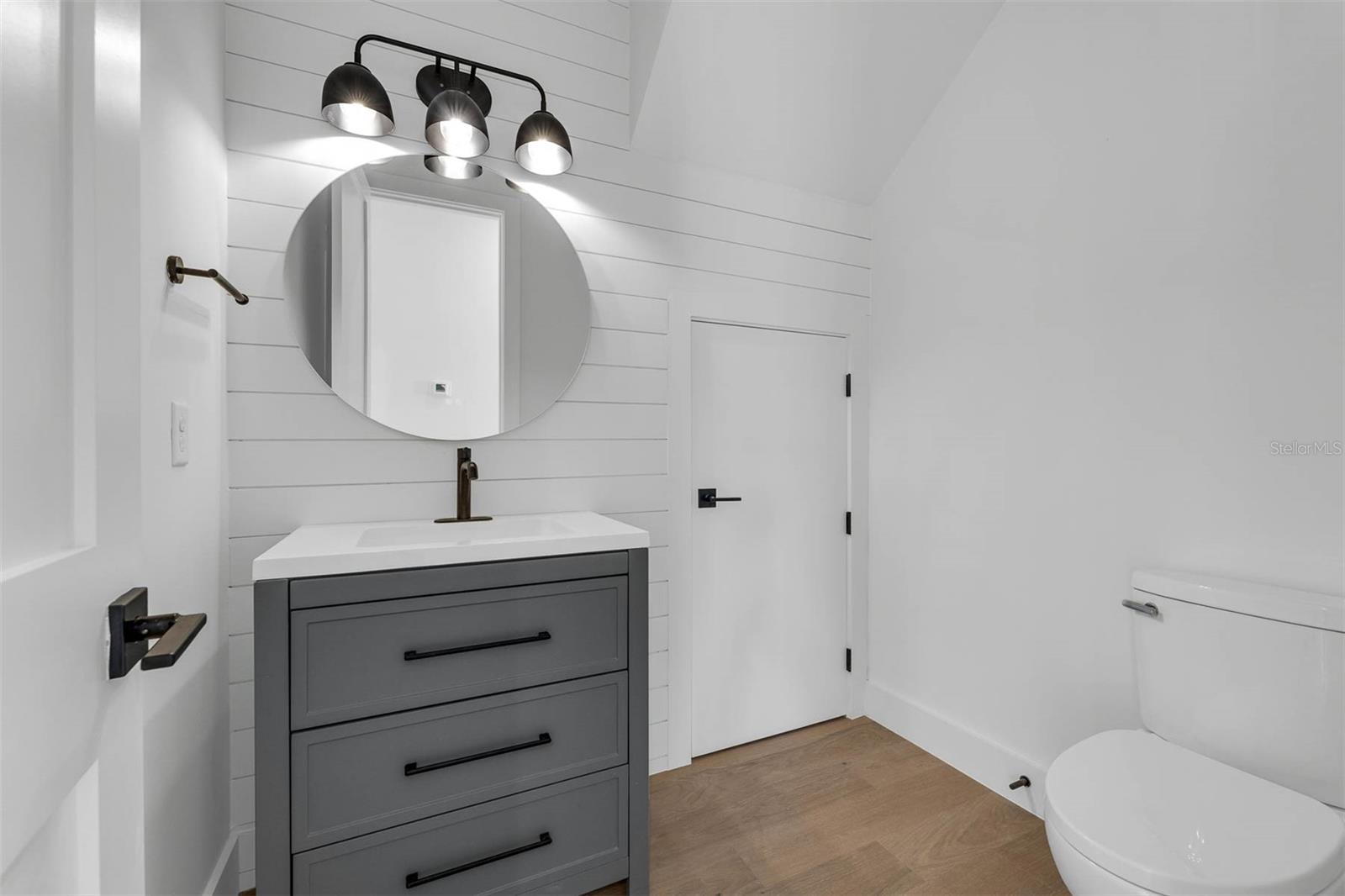 Image 25 of 53 For 1010 Venetian Avenue