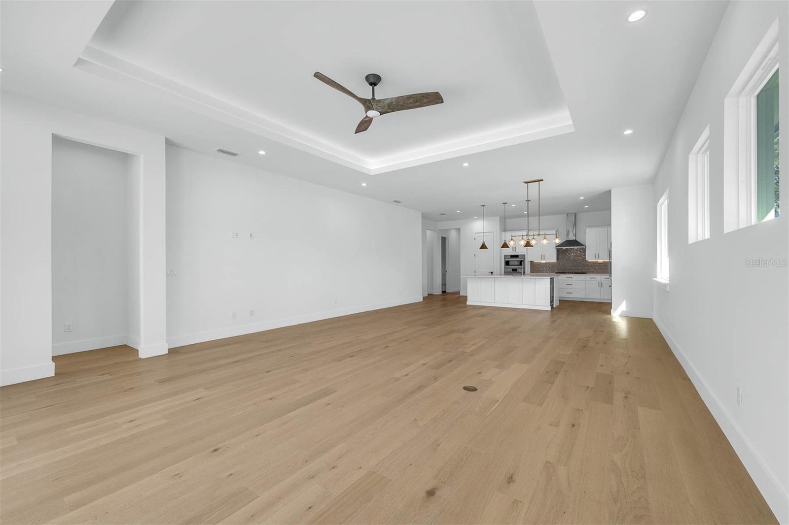 Image 26 of 53 For 1010 Venetian Avenue