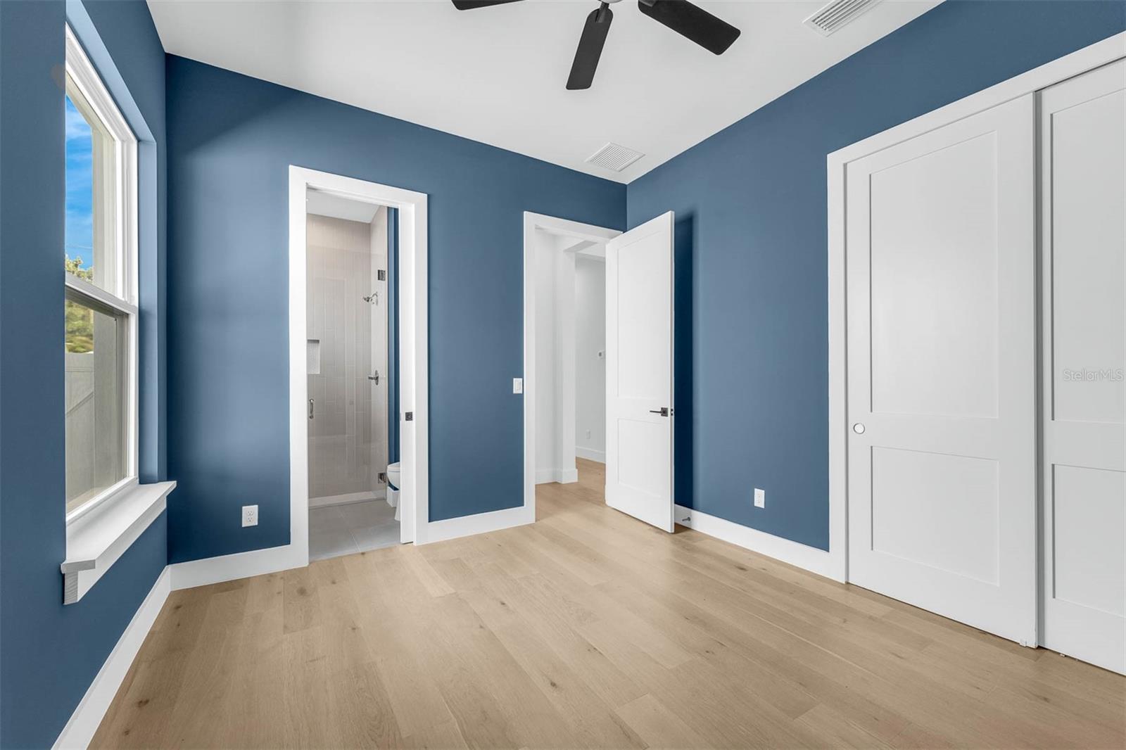 Image 37 of 53 For 1010 Venetian Avenue