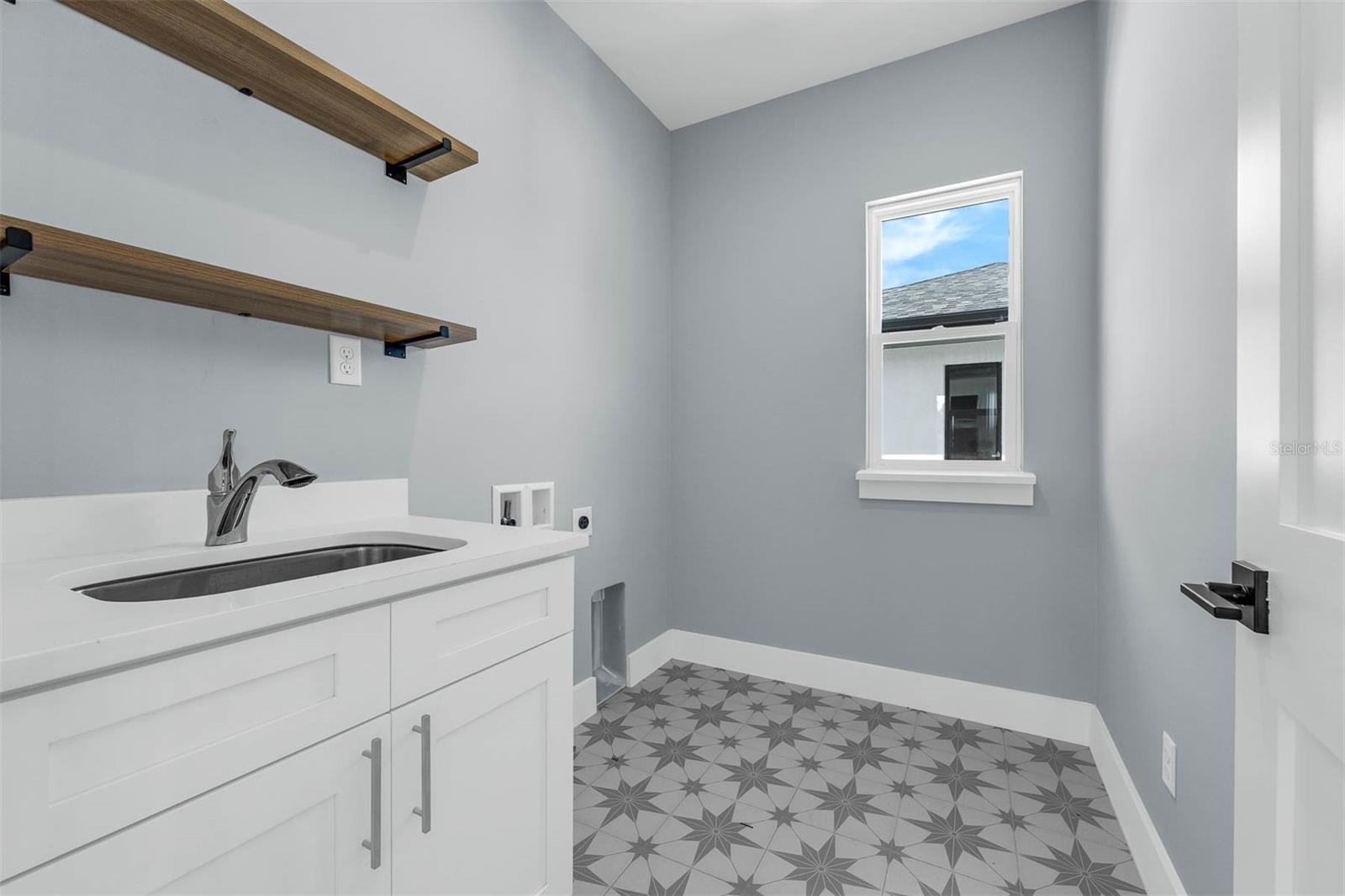 Image 41 of 53 For 1010 Venetian Avenue