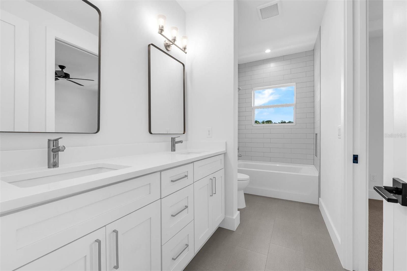 Image 48 of 53 For 1010 Venetian Avenue