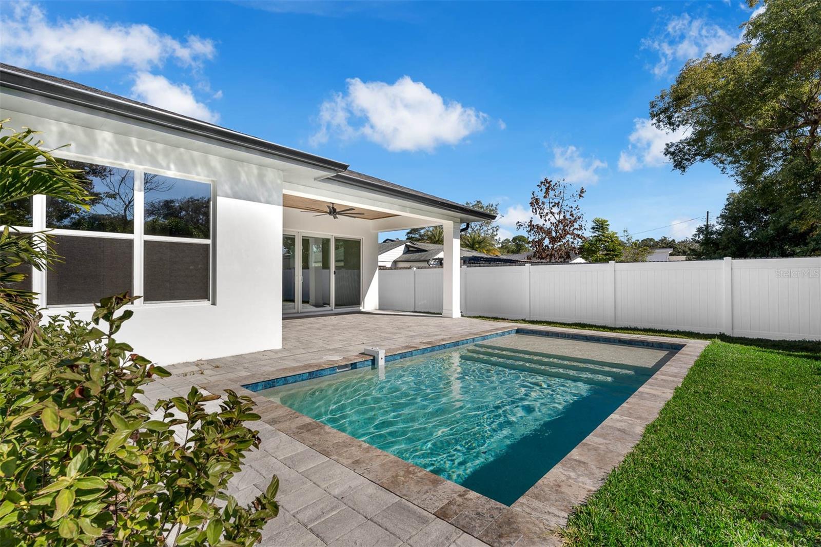 Image 7 of 53 For 1010 Venetian Avenue