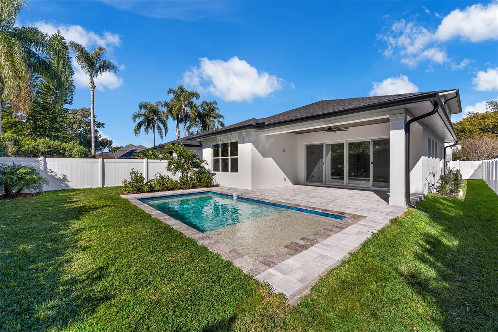 Image 8 of 53 For 1010 Venetian Avenue