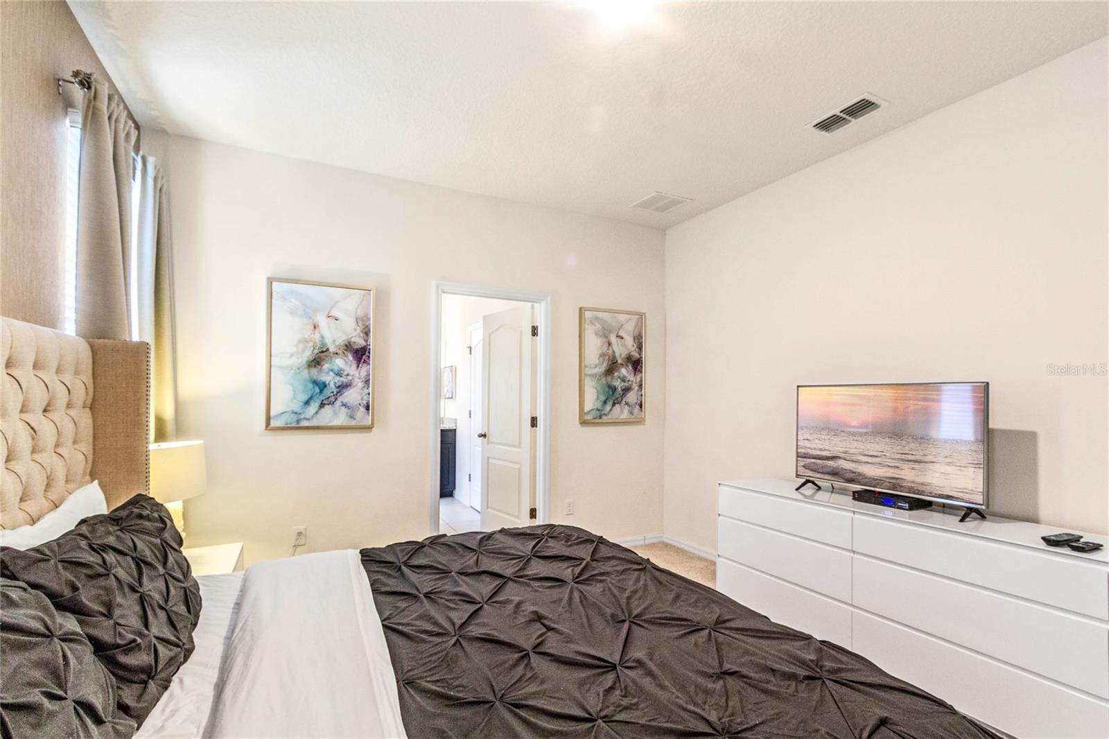 Image 25 of 53 For 6070 Broad Oak Drive