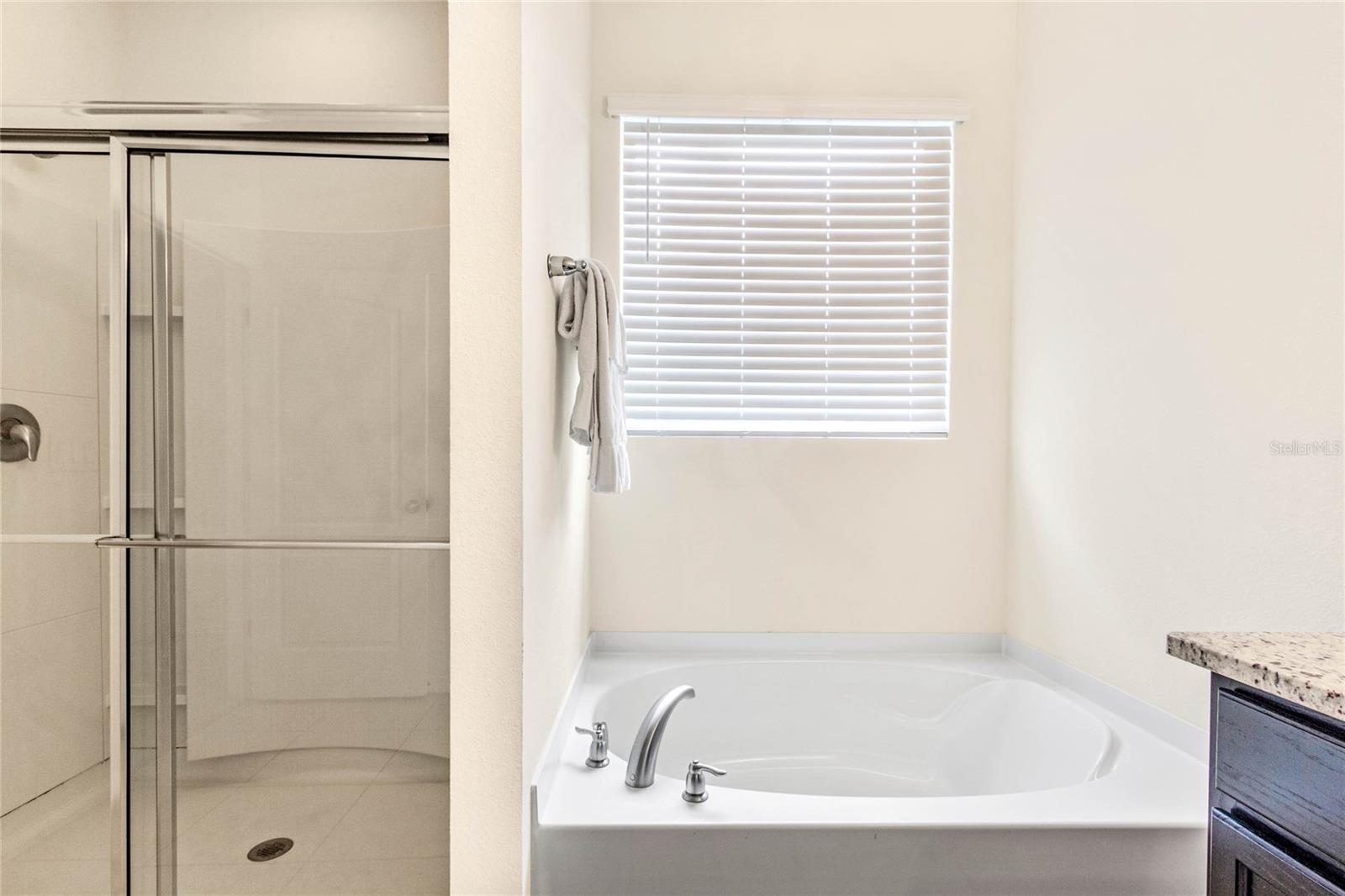 Image 28 of 53 For 6070 Broad Oak Drive