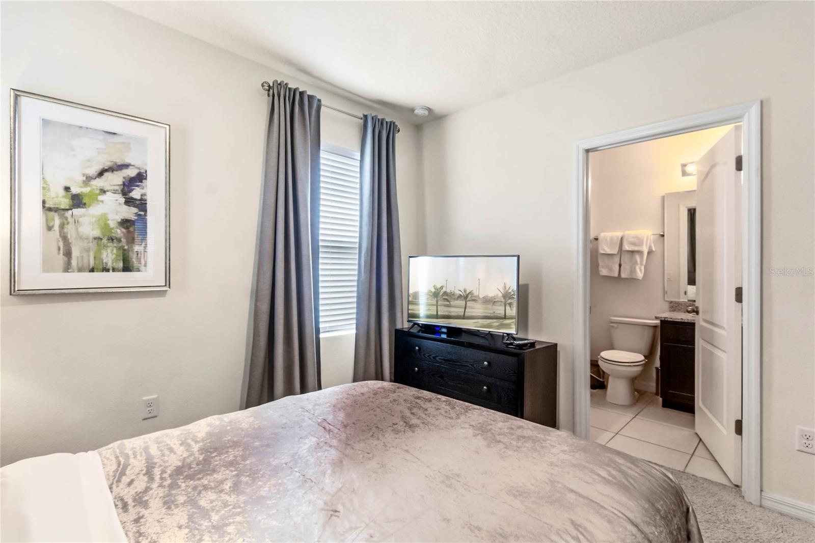 Image 35 of 53 For 6070 Broad Oak Drive