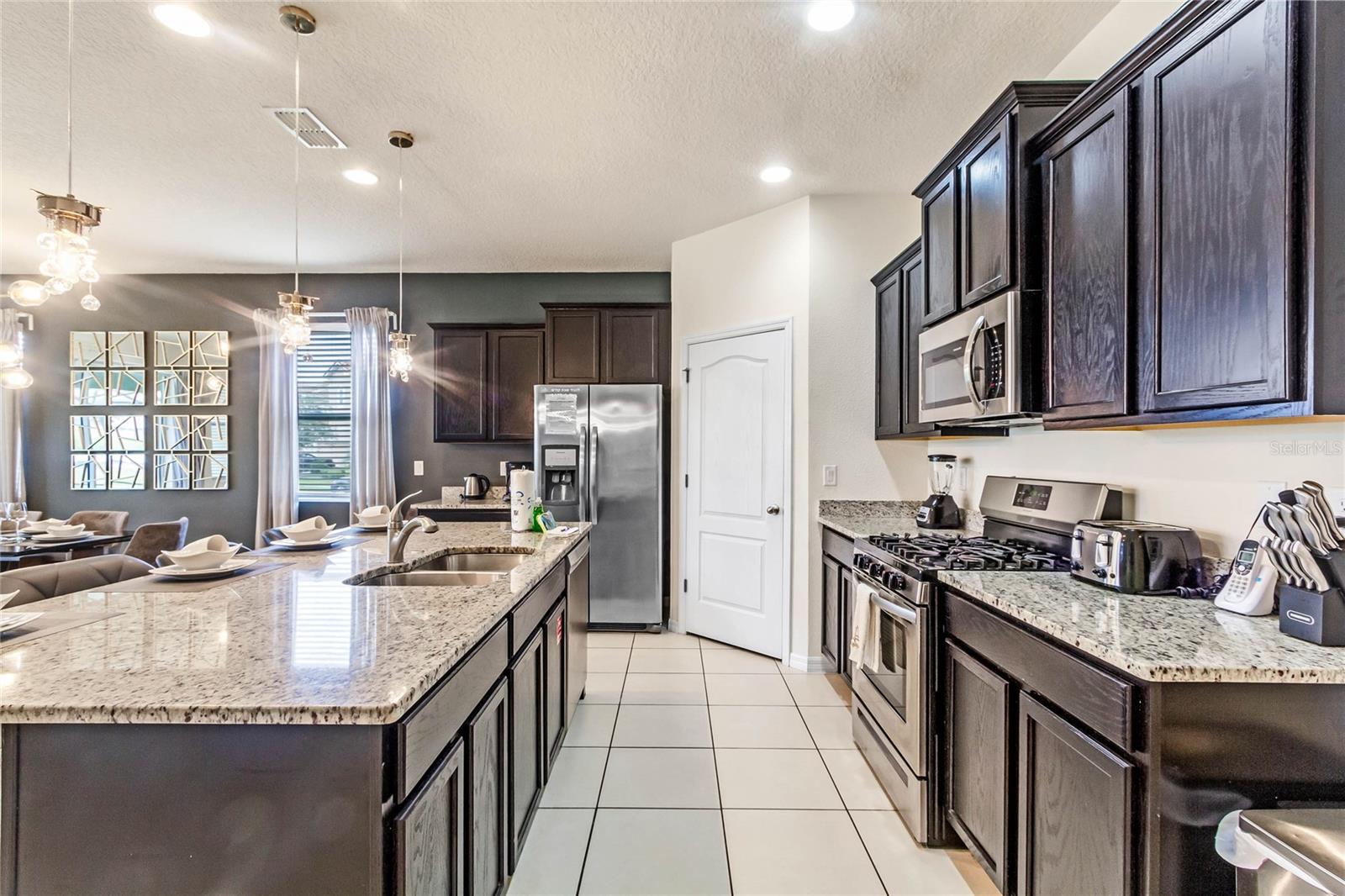 Image 5 of 53 For 6070 Broad Oak Drive