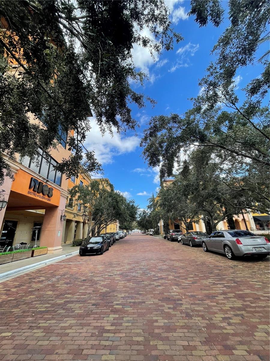 Image 3 of 8 For 7065 Westpointe Boulevard 203