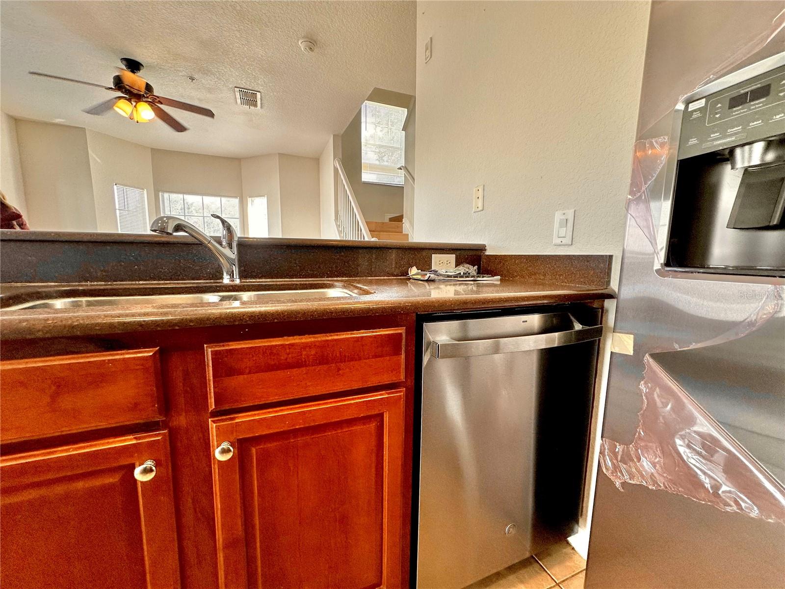 Image 15 of 40 For 2334 Grand Central Parkway 1