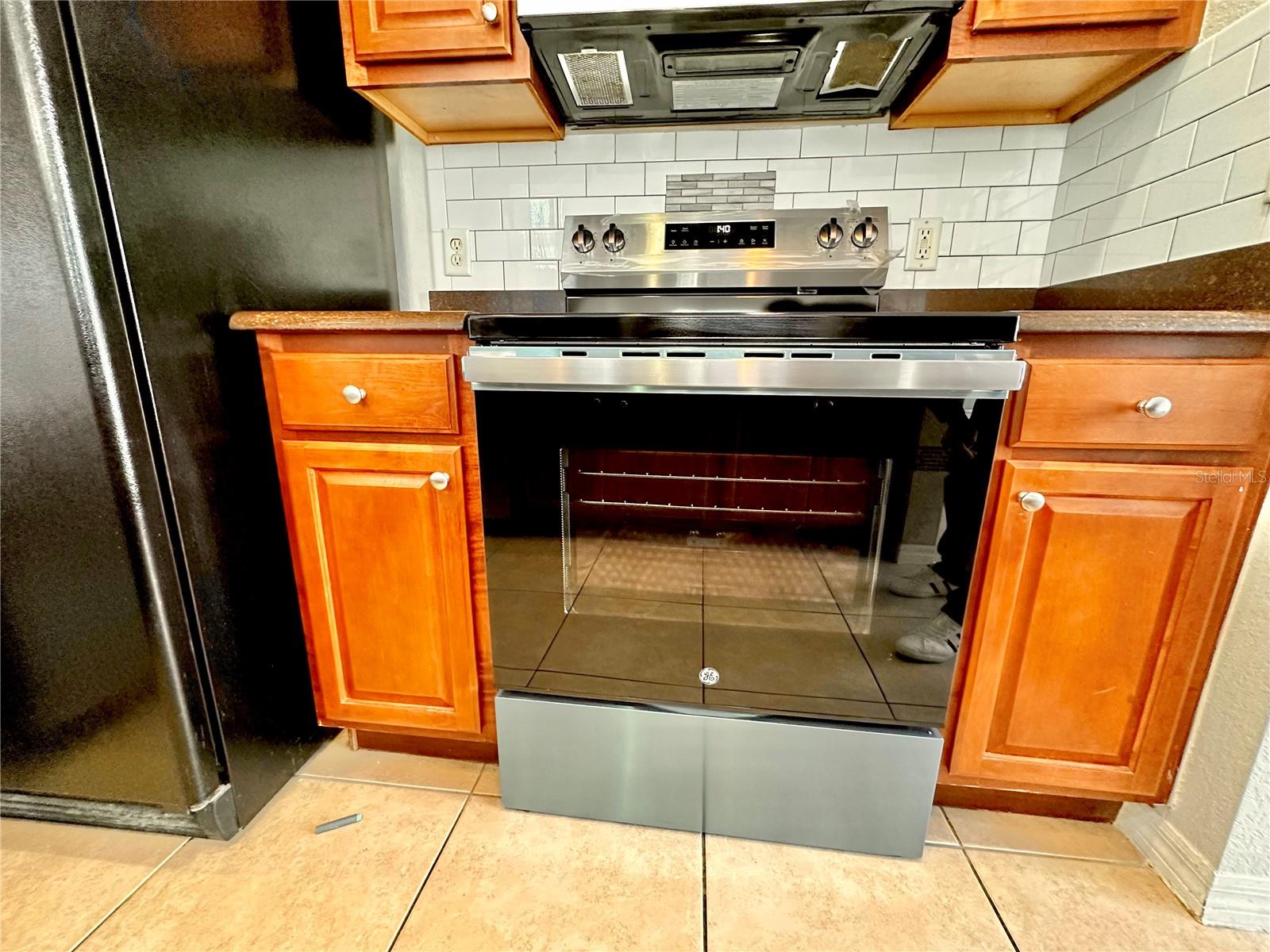 Image 19 of 40 For 2334 Grand Central Parkway 1