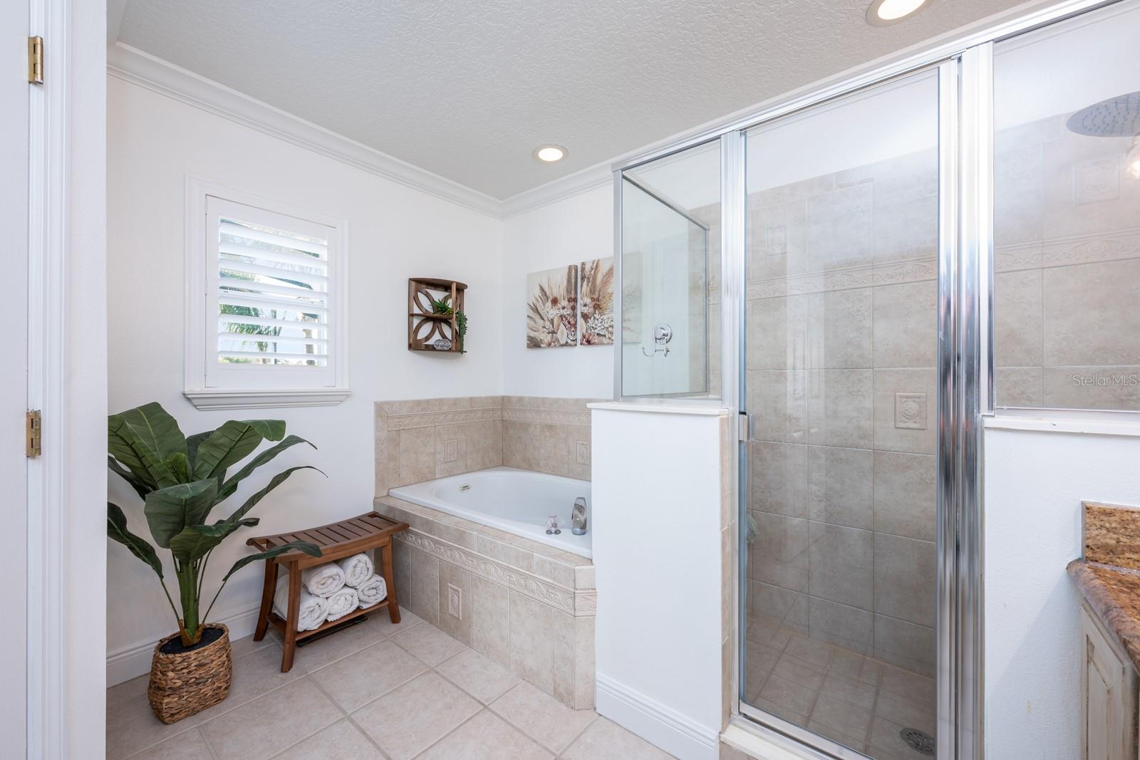 Image 25 of 53 For 2644 Dover Glen Circle