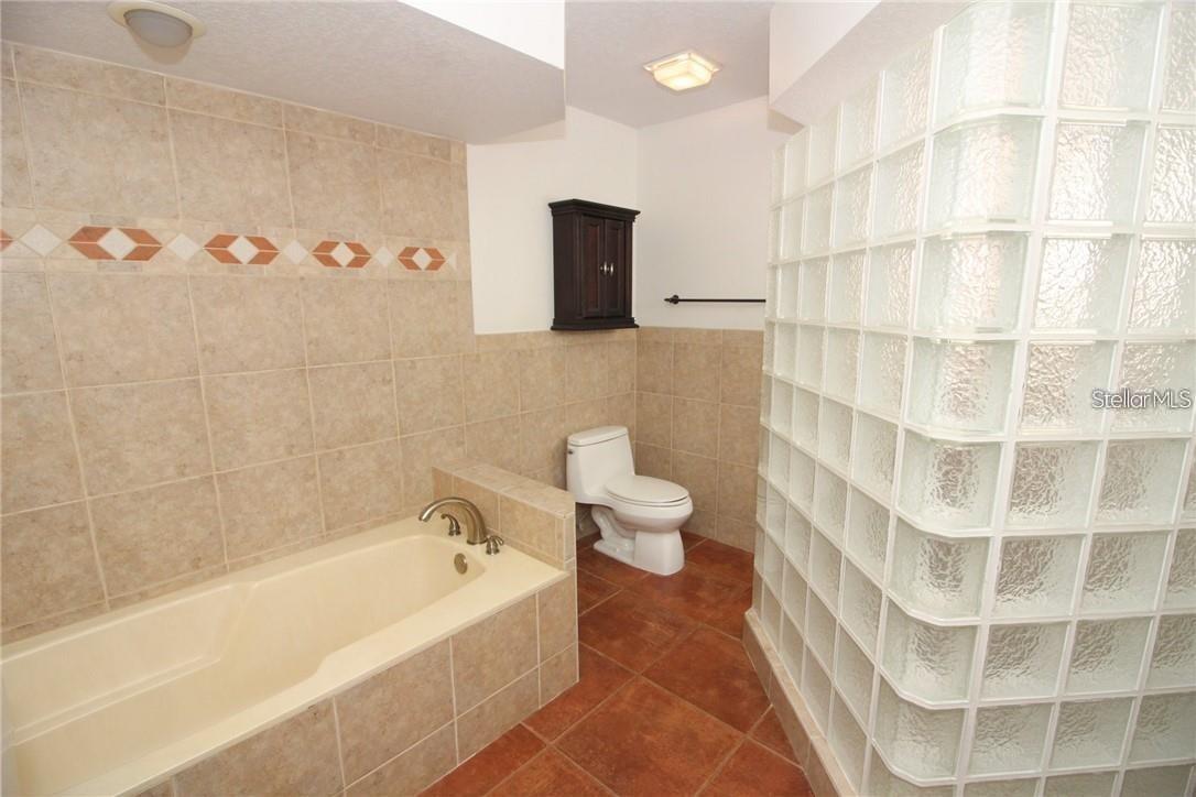 Image 18 of 28 For 7213 Dr Phillips Boulevard