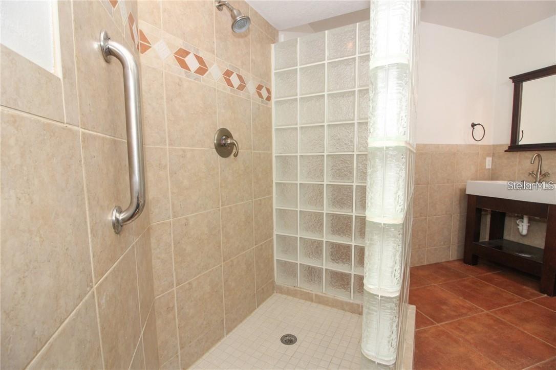 Image 19 of 28 For 7213 Dr Phillips Boulevard