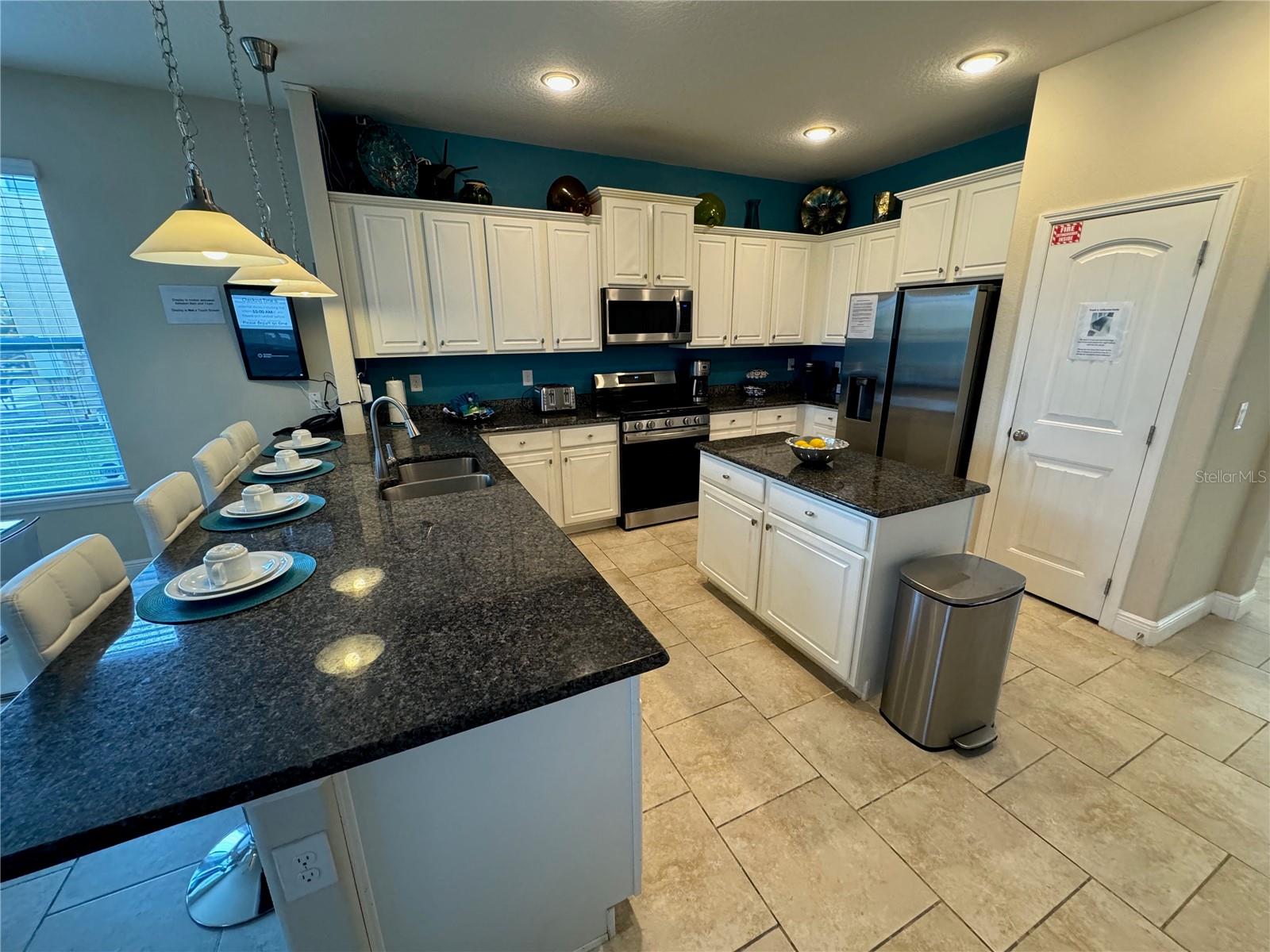 Image 14 of 75 For 4119 Oaktree Drive