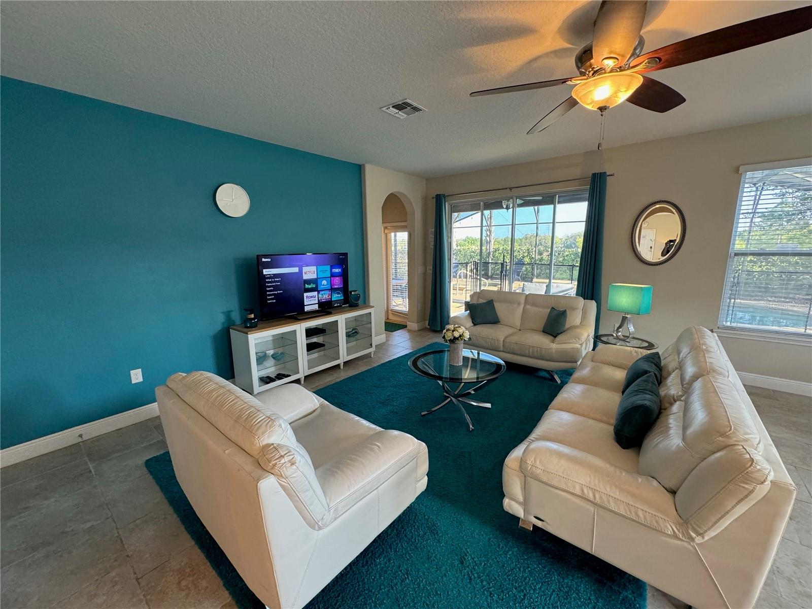 Image 26 of 75 For 4119 Oaktree Drive