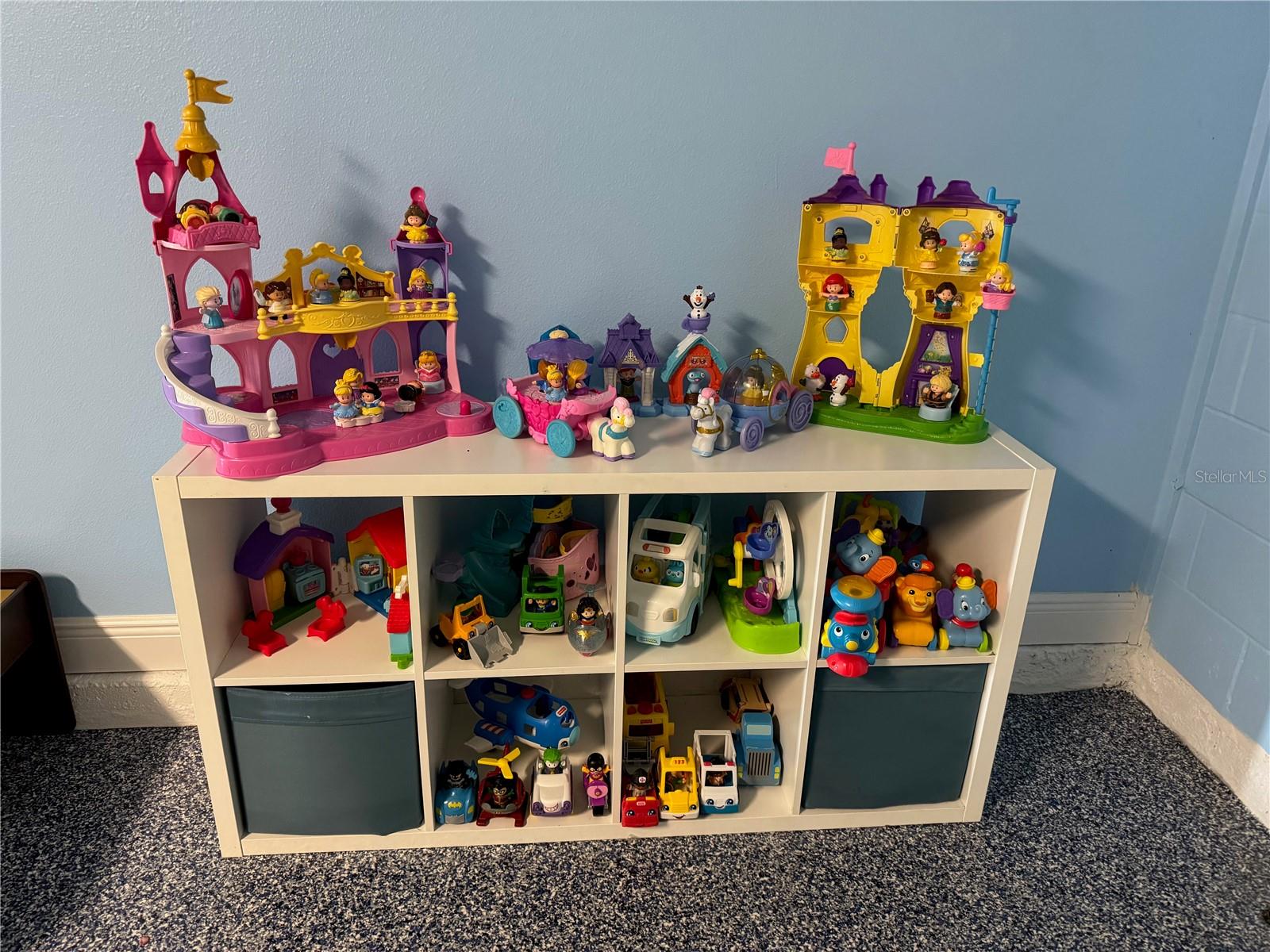 Image 34 of 75 For 4119 Oaktree Drive