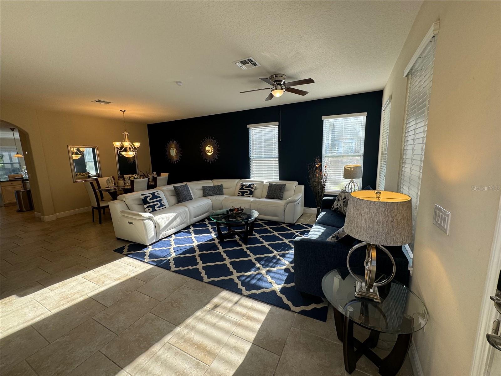 Image 4 of 75 For 4119 Oaktree Drive